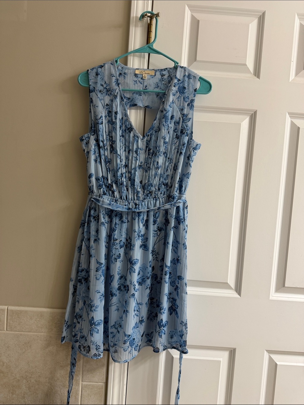 Light Blue Floral V-Neck Midi Dress with Waist Tie
